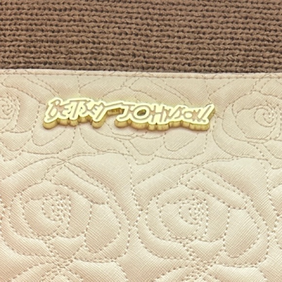 LOW START💚💚 Betsey Johnson Quilted Floral Clutch with Pink Puff Charm - Picture 2 of 5